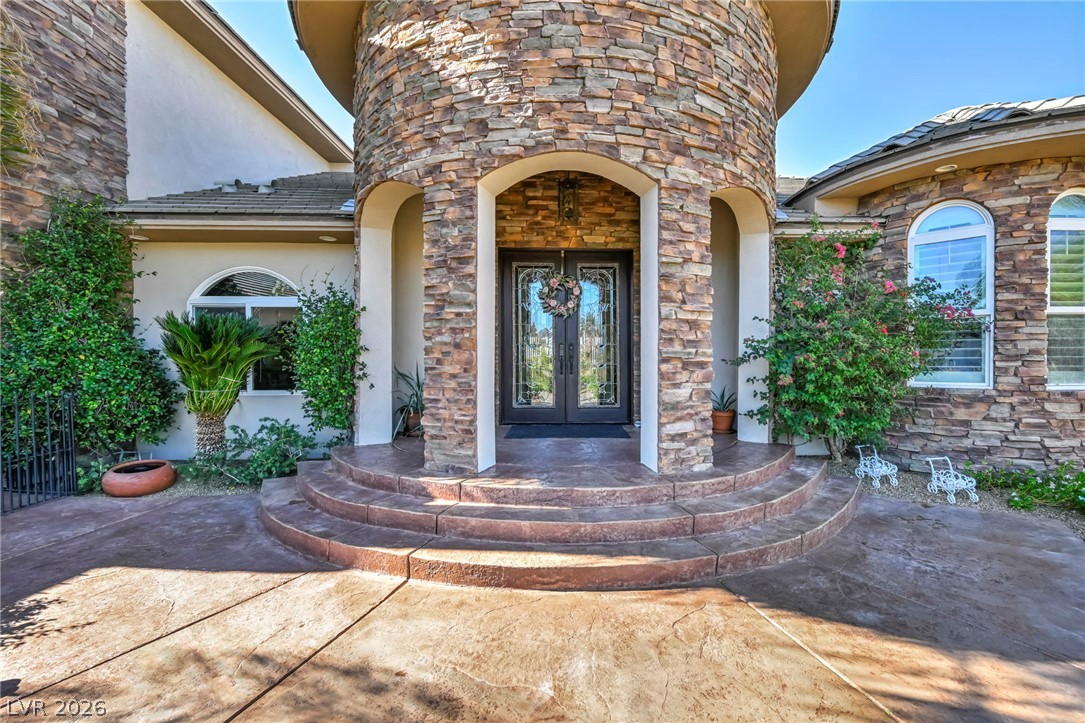 920 Santa Ynez Avenue