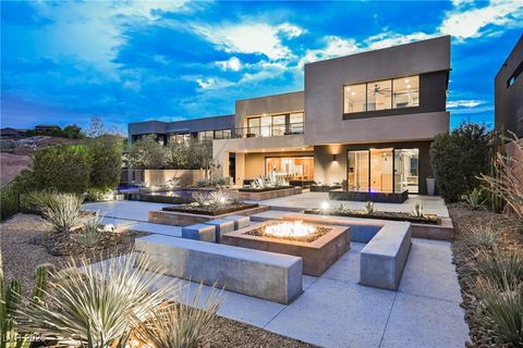 Photo of 20 Falling Canyon Court, Henderson, NV 89011 (MLS # 2703004)