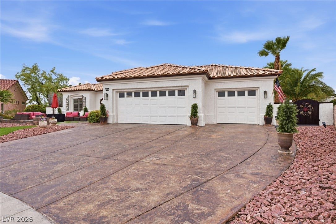 10001 Cresent Creek Drive