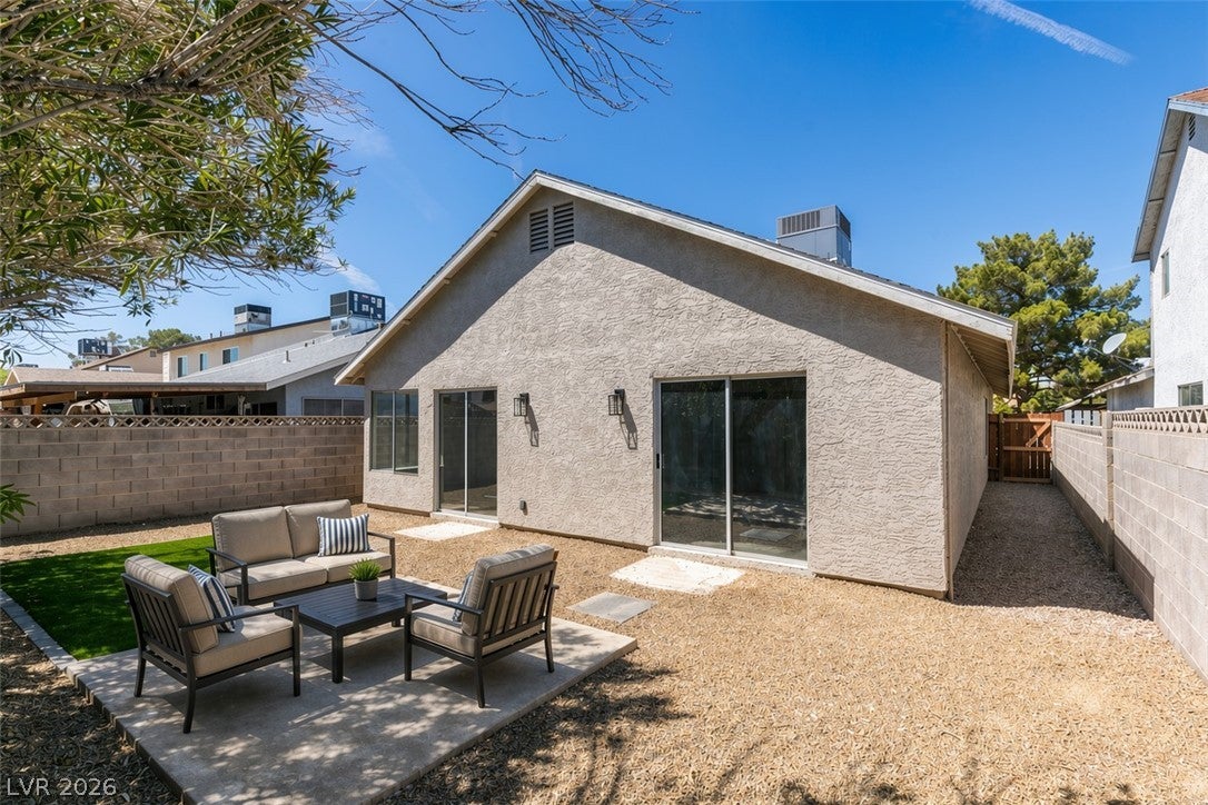 1640 Divinity Street