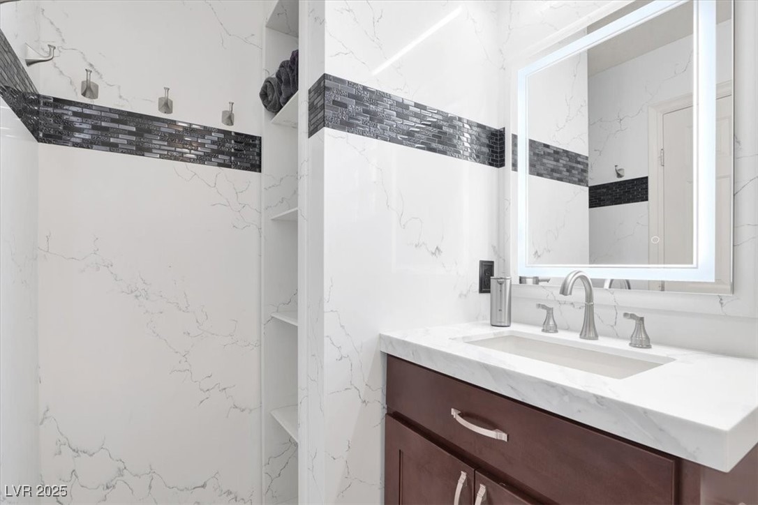 Las Vegas, Nevada 89122, United States, 3 Bedrooms Bedrooms, ,3 BathroomsBathrooms,Residential,Active,226892