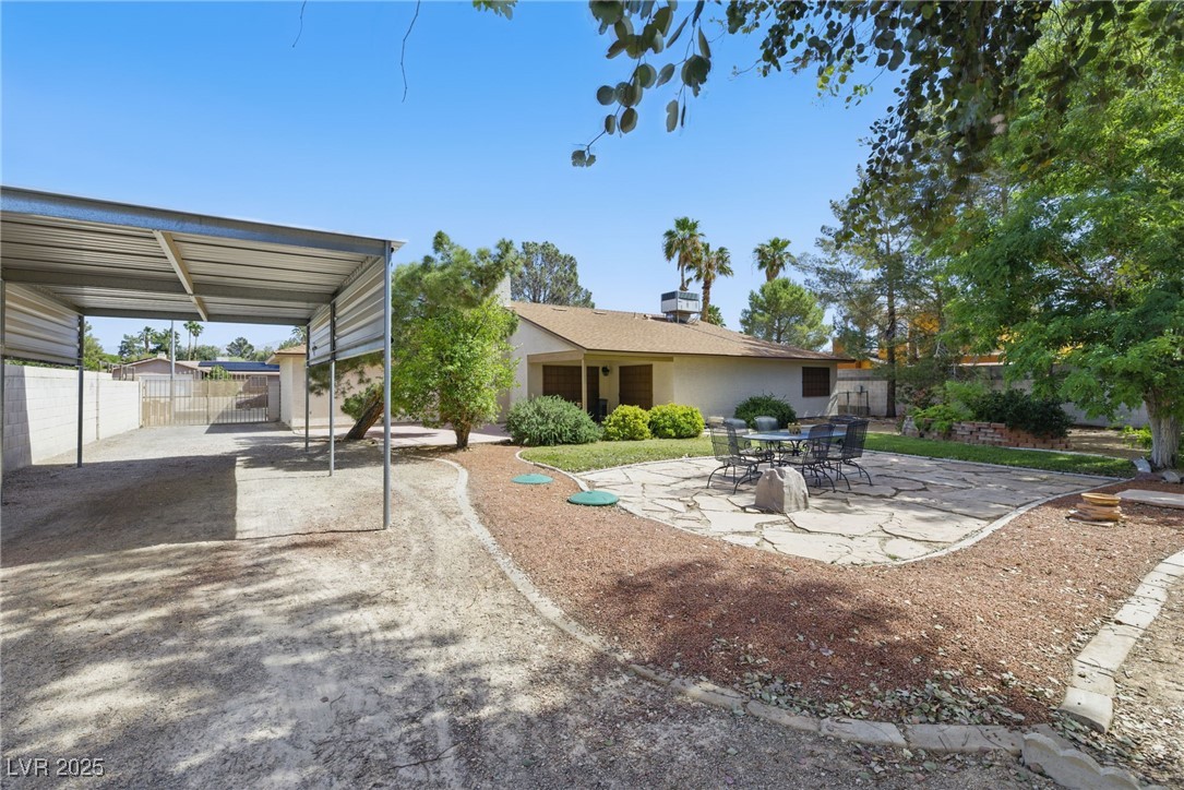 4409 W Red Coach Avenue