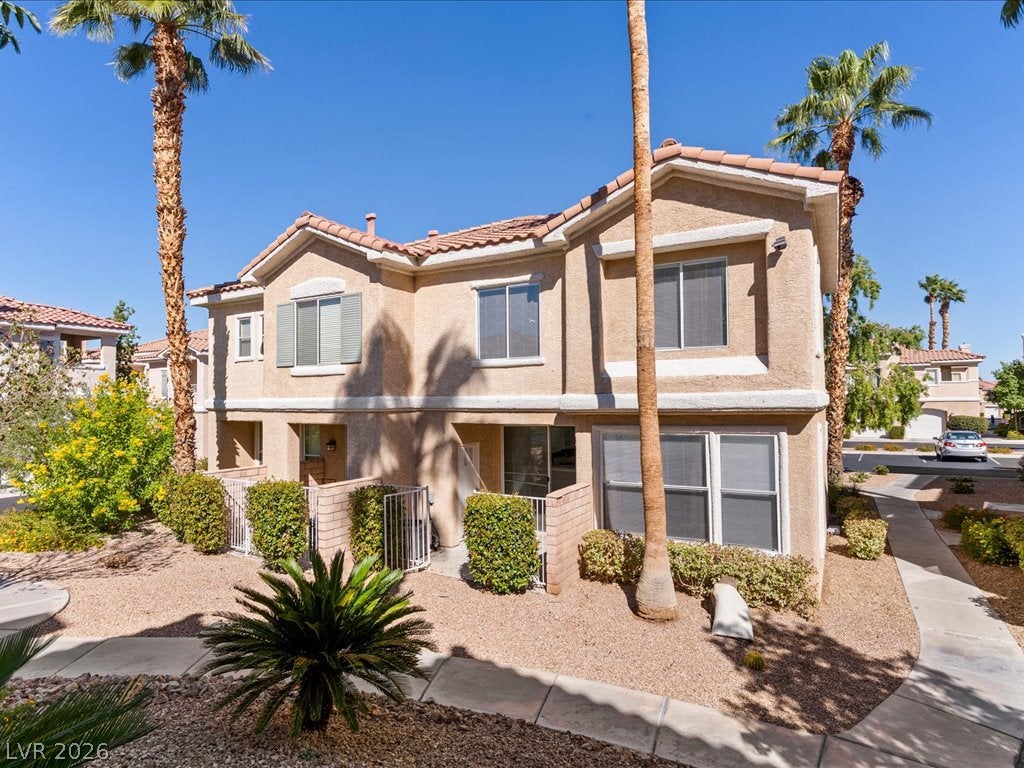 Photo of 251 S Green Valley Parkway #5111, Henderson, NV 89012 (MLS # 2828329)