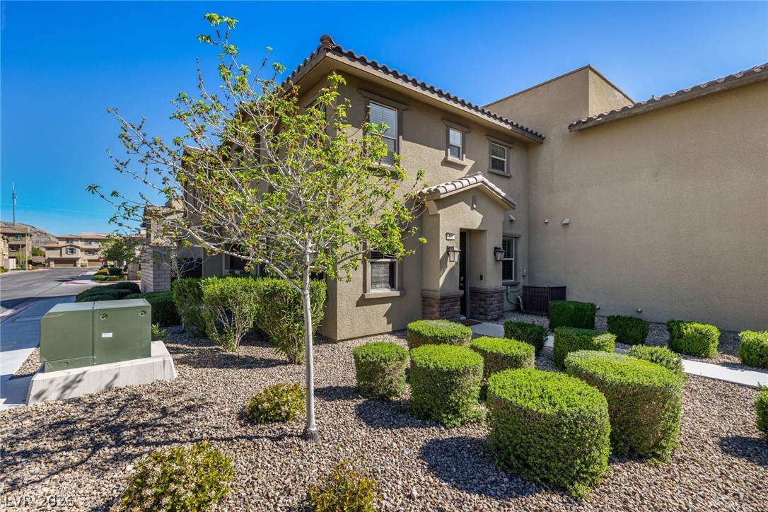 120 Alamere Falls Drive