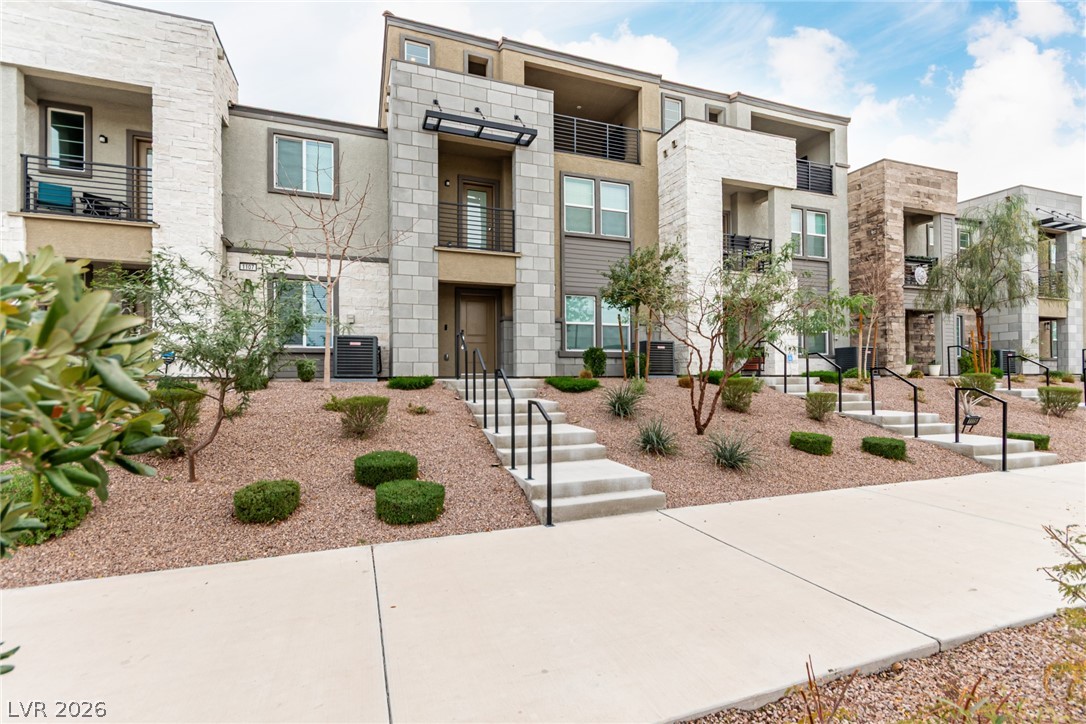 1111 Heliodor Avenue