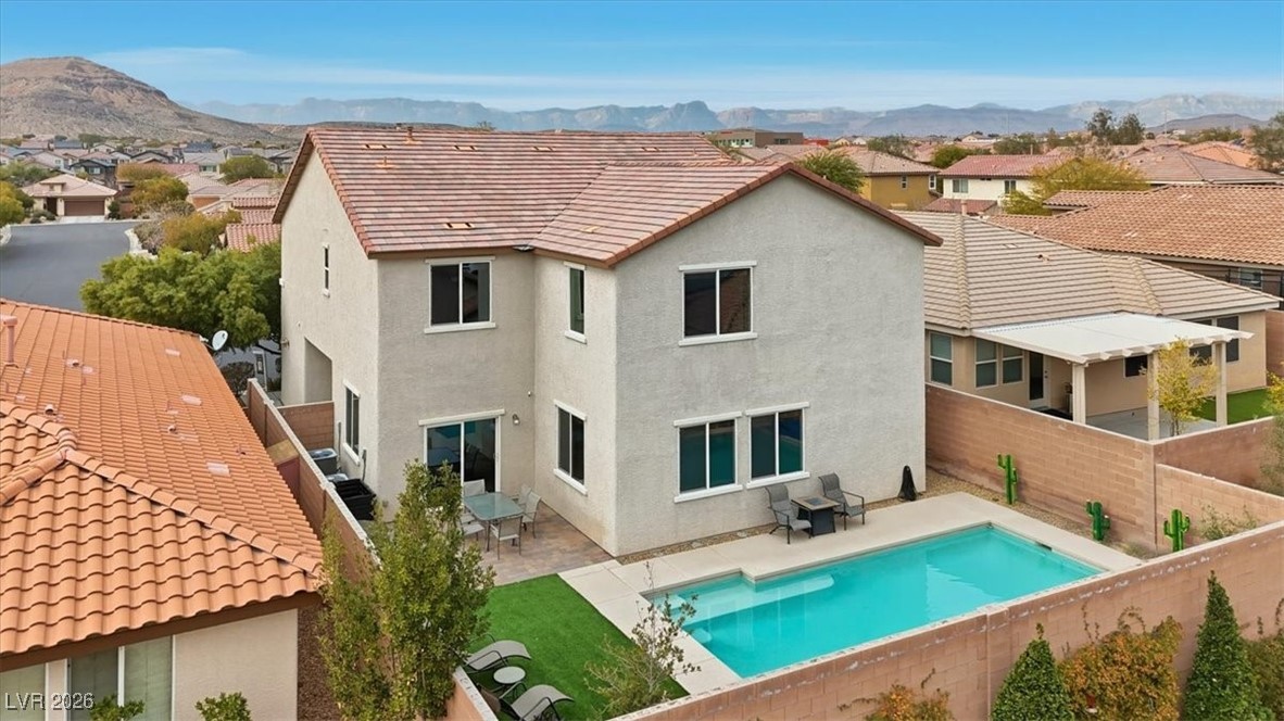 10368 Saddle Mountain Street