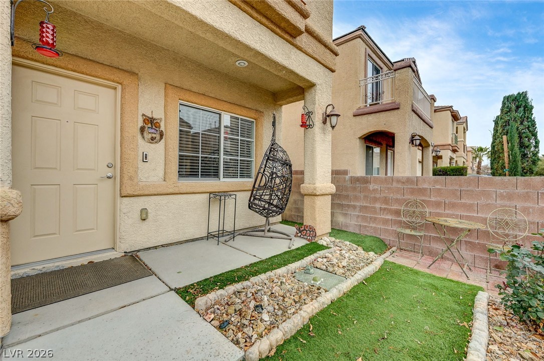 6333 Currant Lake Way