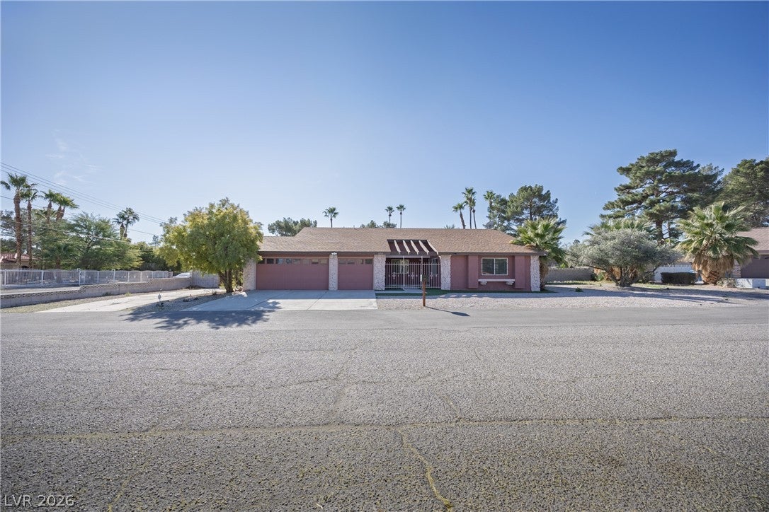 2221 Mohawk Street