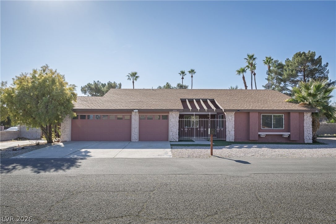 2221 Mohawk Street