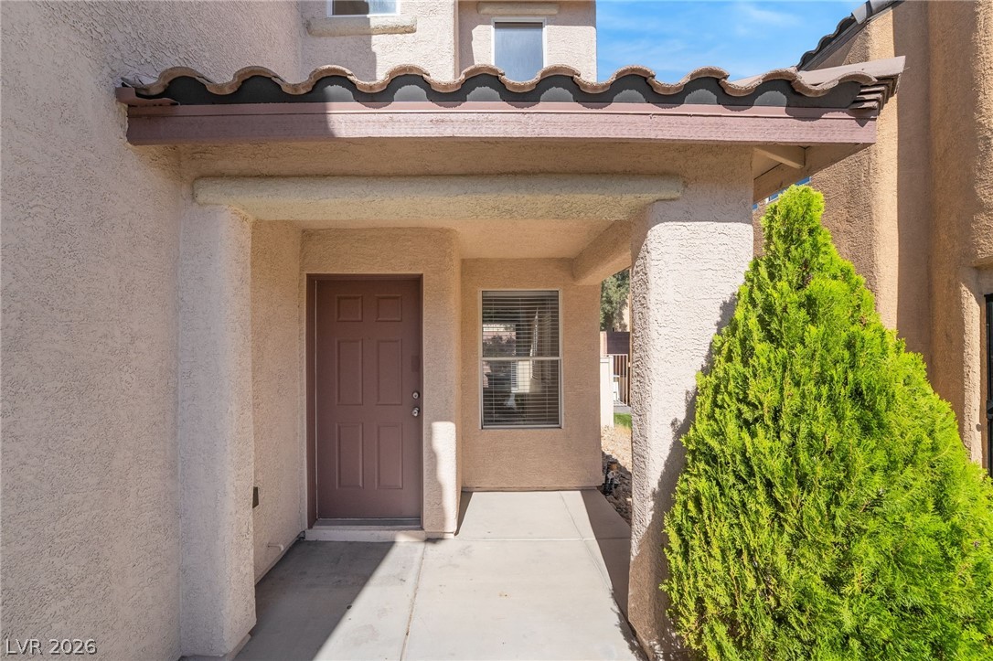 7429 Granada Willows Street