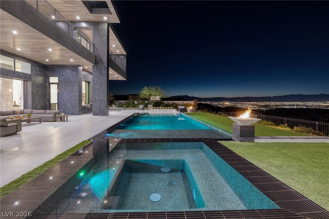 5 Sunset Strip
