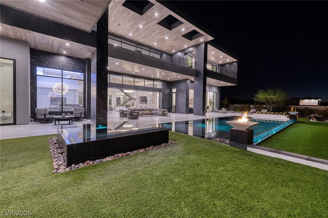 5 Sunset Strip