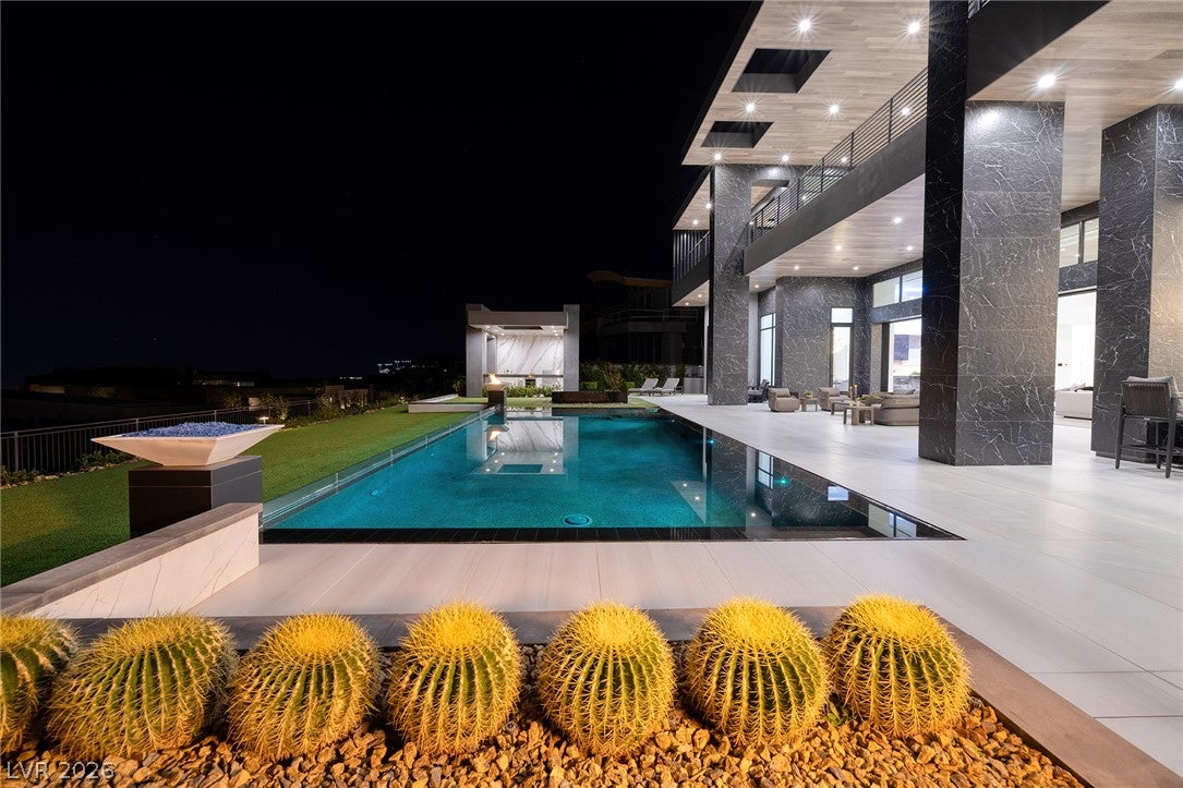 5 Sunset Strip