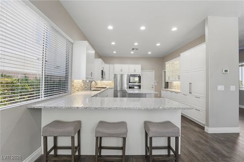 2752 Glen Port Street Las Vegas NV 89135