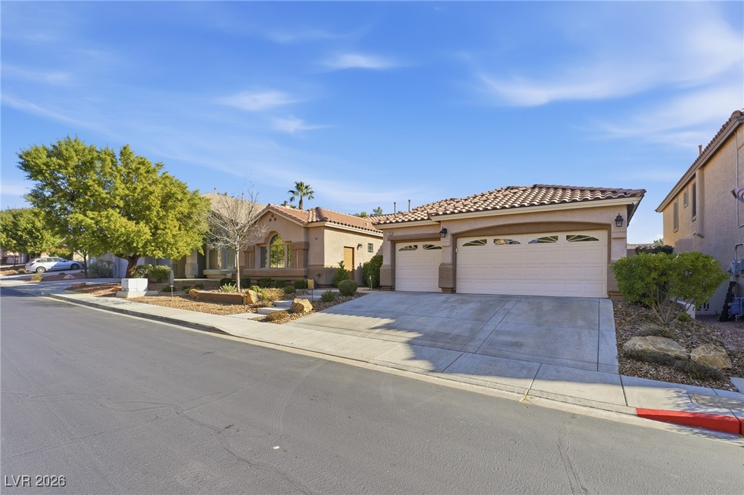 2752 Glen Port Street