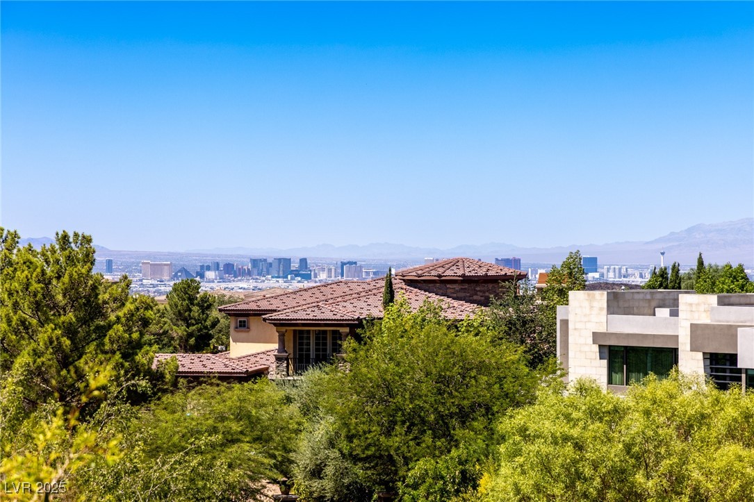 9 Paradise Valley Court