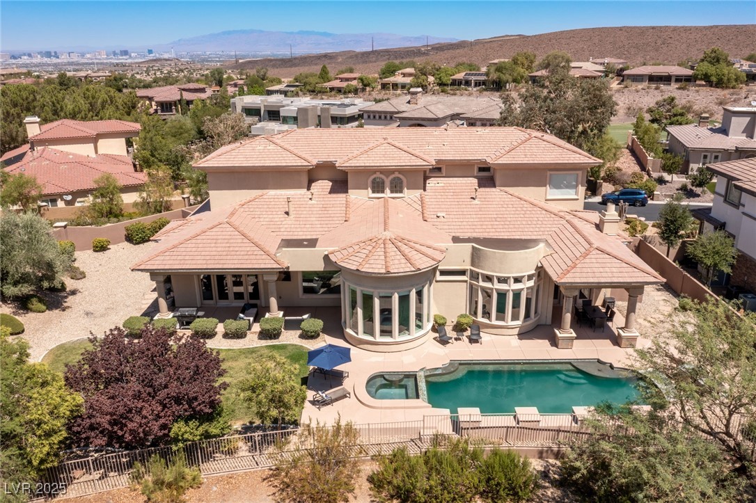 9 Paradise Valley Court