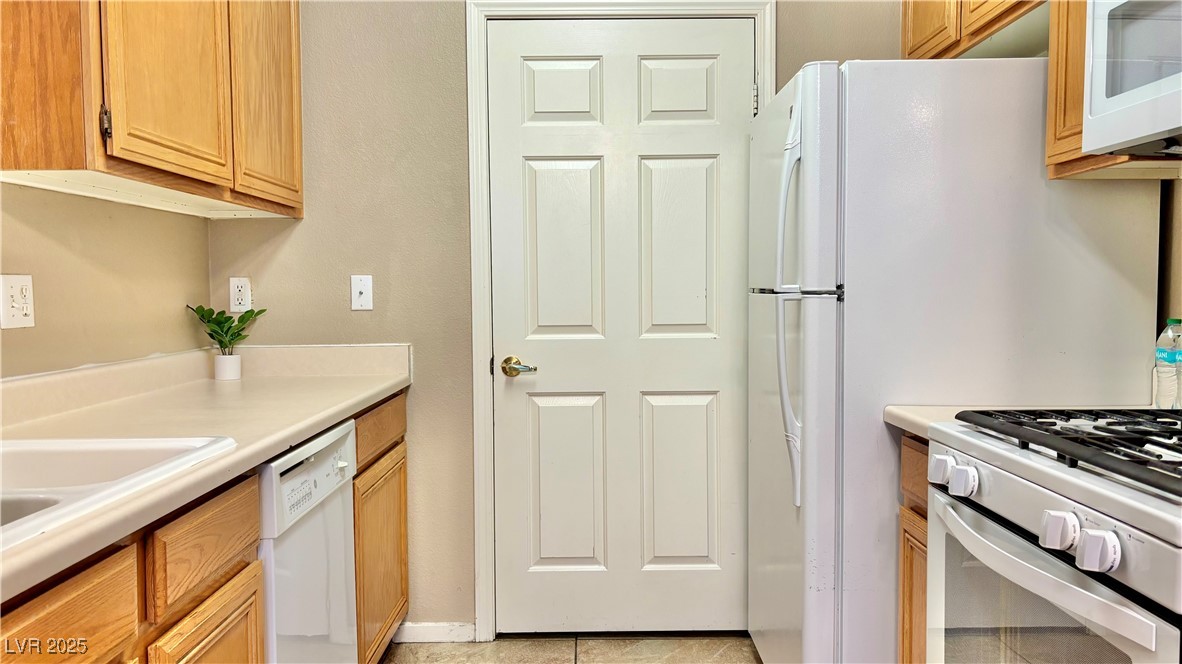 Las Vegas, Nevada 89113, United States, 2 Bedrooms Bedrooms, ,2 BathroomsBathrooms,Residential,Active,251745