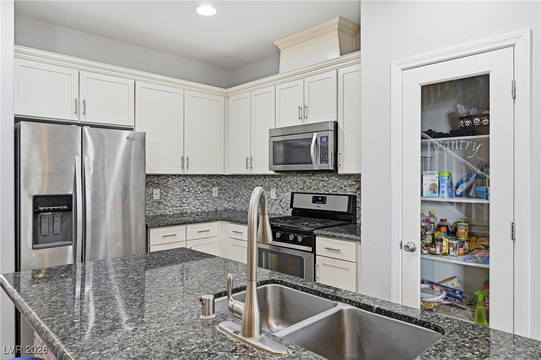 663 Swift Eagle Avenue