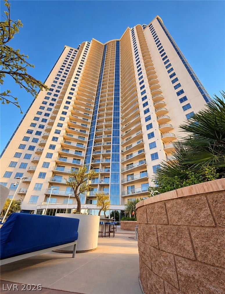 200 W Sahara Avenue 3711