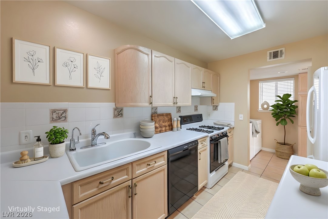 8460 Vast Horizon Avenue