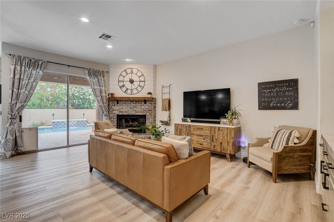 2074 Sutton Way, Henderson, Nevada image 9