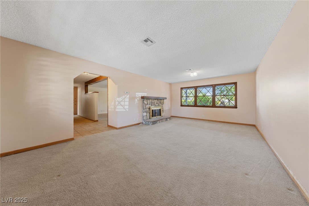 Properties 4 2400 Llewellyn Drive