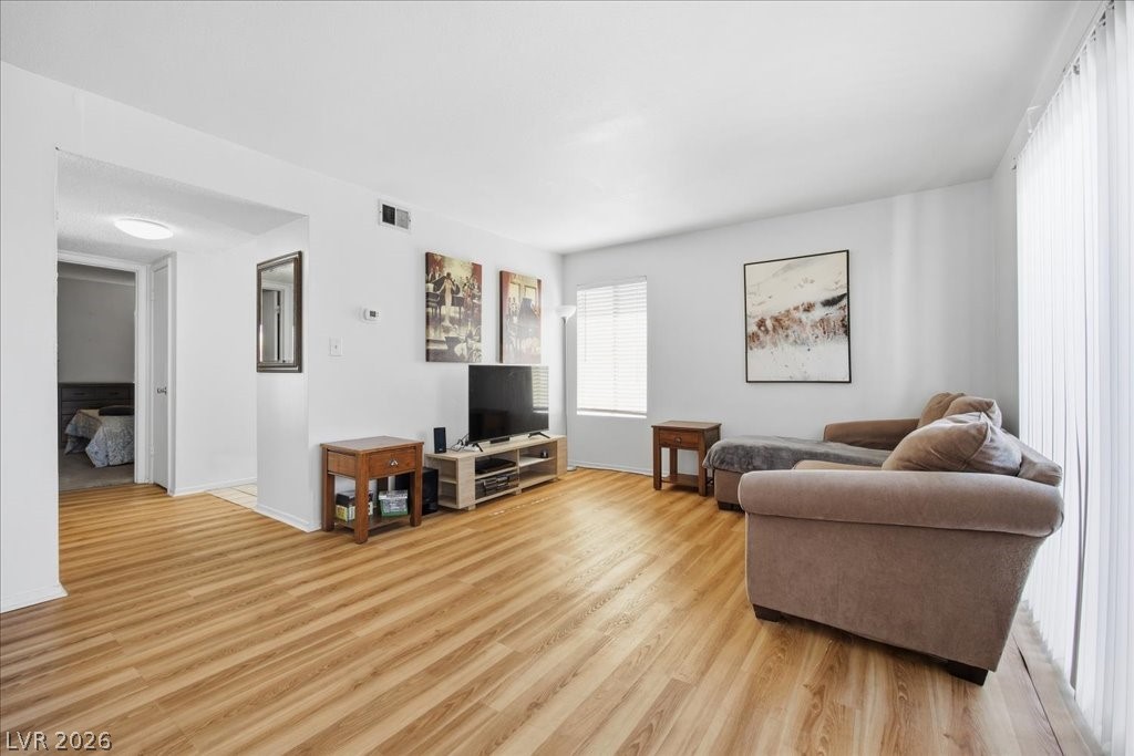 870 Avenue B 906