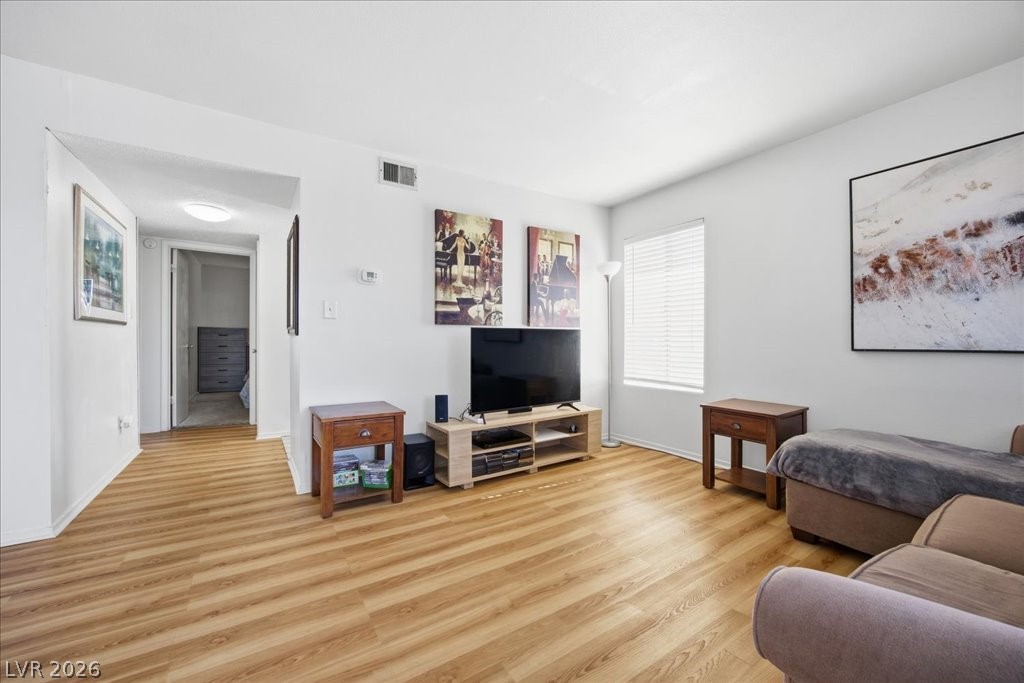 870 Avenue B 906