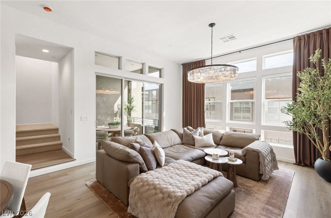 664 Fortis Creek Street