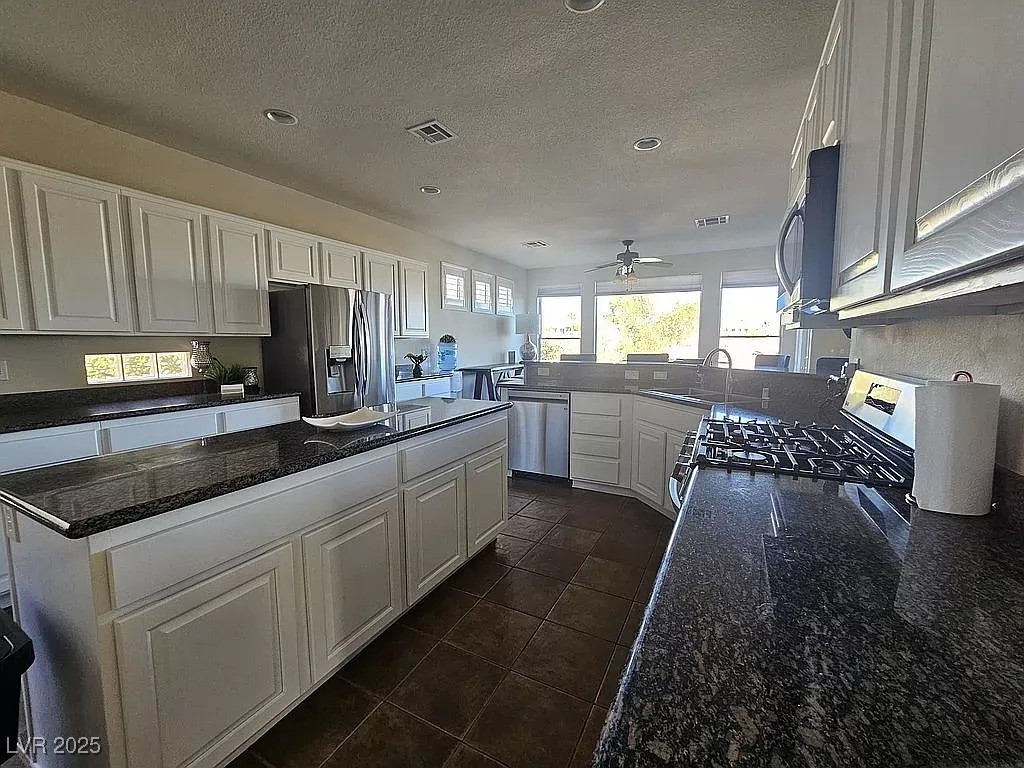 10276 Romantico Drive, Las Vegas, Nevada image 11