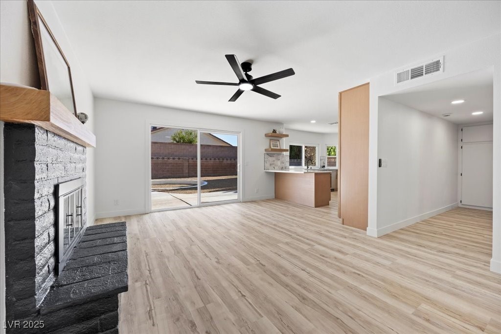 1115 Mariposa Way