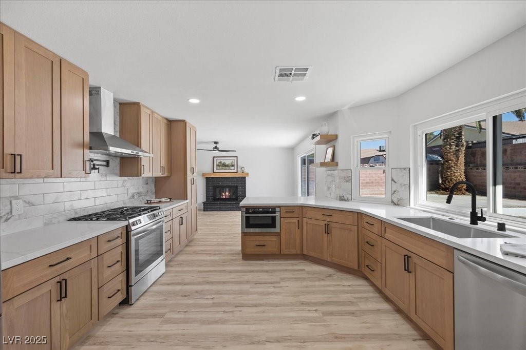 1115 Mariposa Way