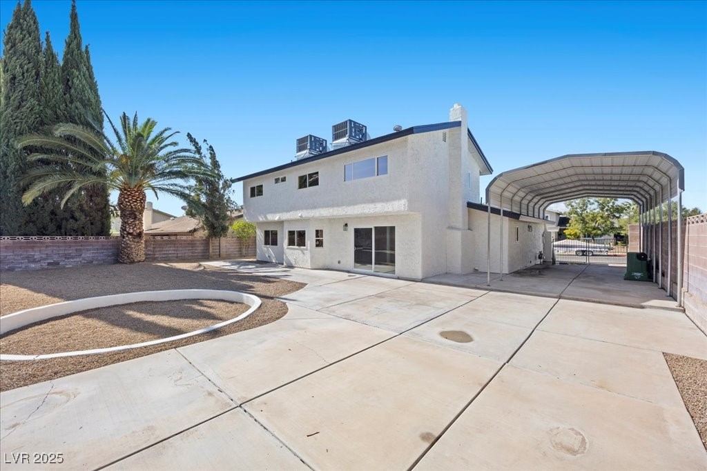 1115 Mariposa Way
