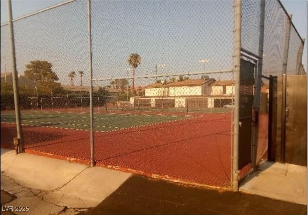 Las Vegas, Nevada 89119, United States, 2 Bedrooms Bedrooms, ,2 BathroomsBathrooms,Residential,Active,94219