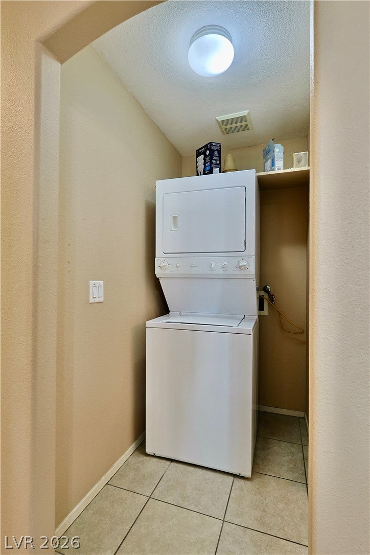 10048 Delicate Dew Street