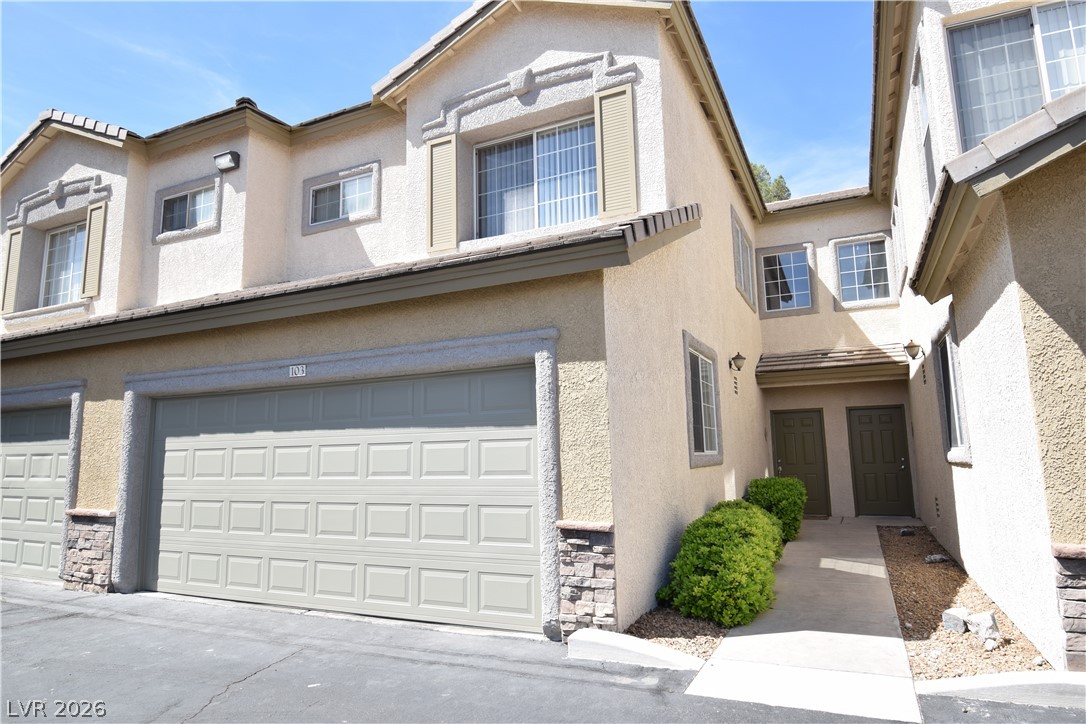 1613 QUEEN VICTORIA Street 103