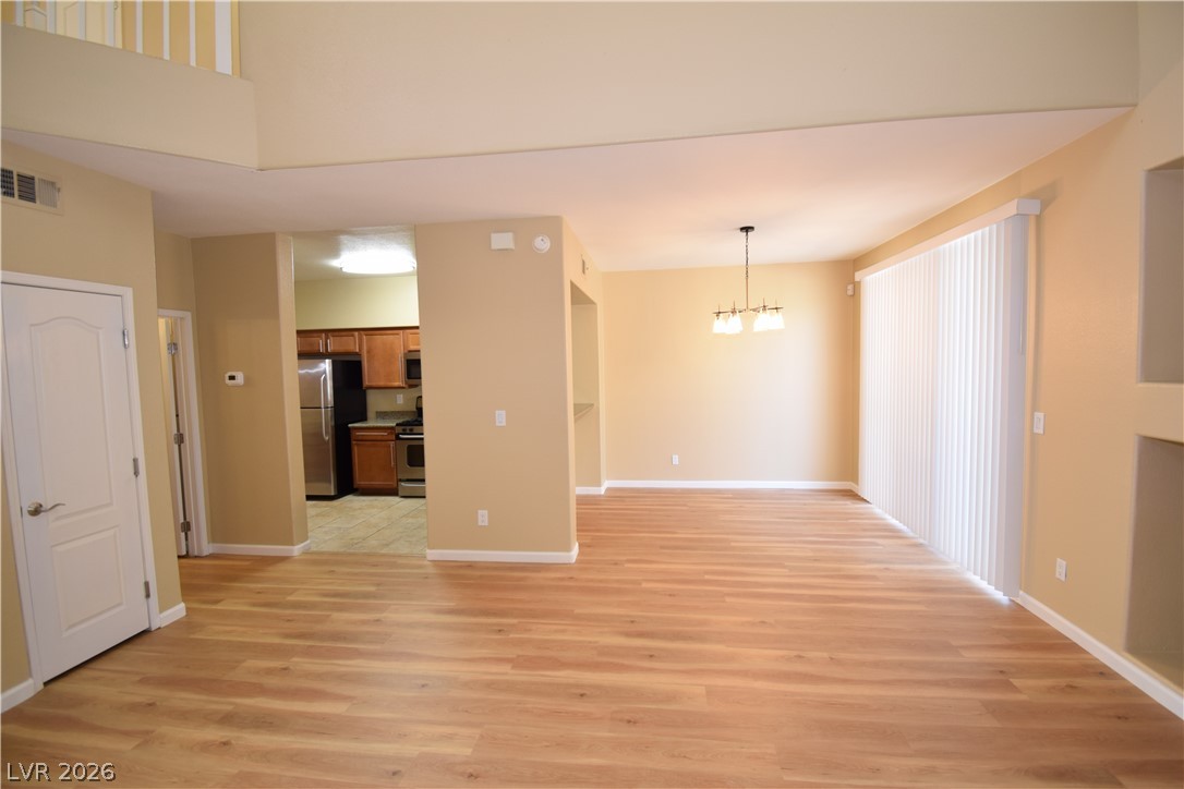1613 QUEEN VICTORIA Street 103