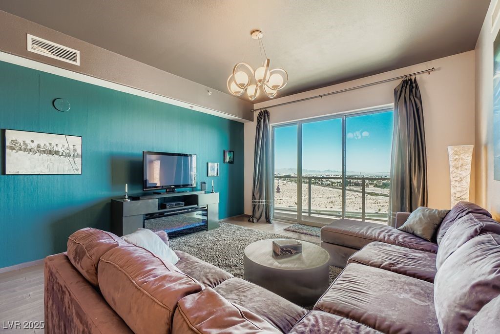 8255 Las Vegas Boulevard 1503