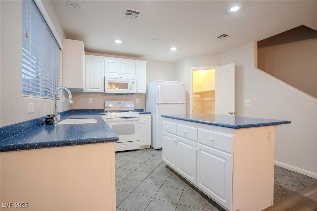 1136 Paradise Garden Drive, Henderson, Nevada image 9