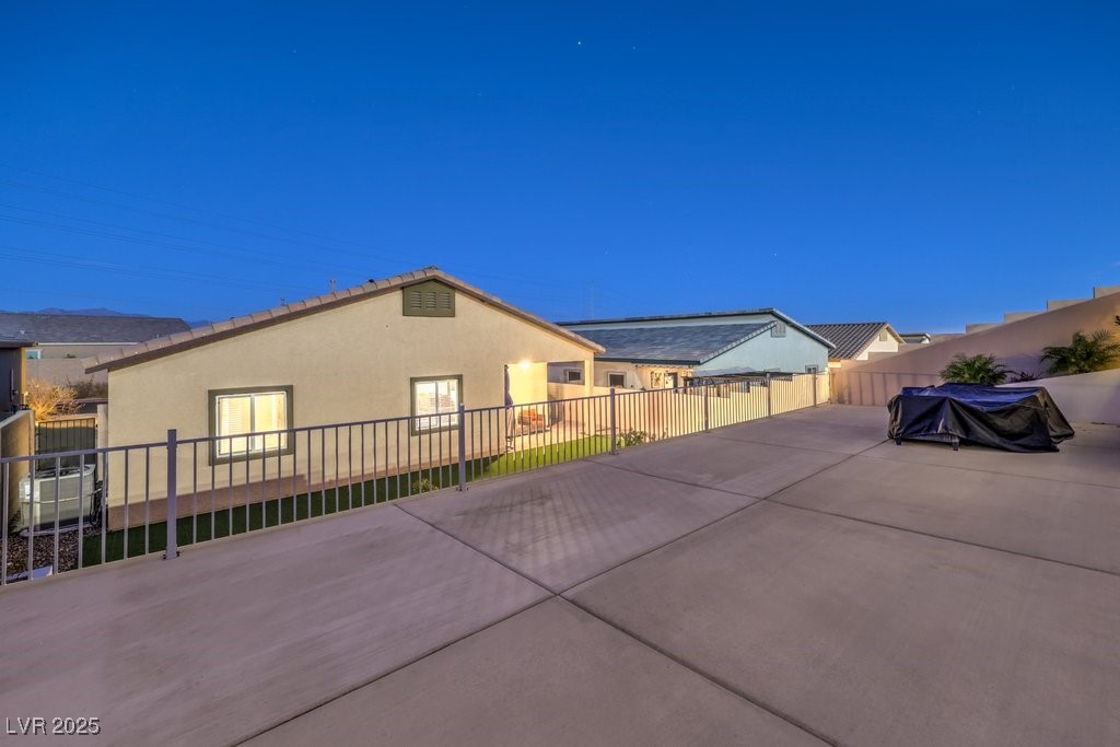 Las Vegas, Nevada 89149, United States, 3 Bedrooms Bedrooms, ,2 BathroomsBathrooms,Residential,Active,22560