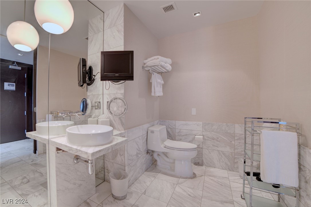 4381 W Flamingo Road 1705