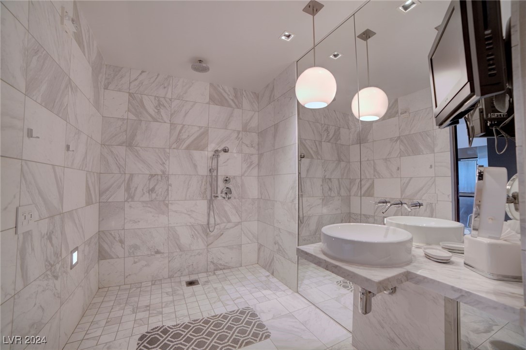 4381 W Flamingo Road 1705
