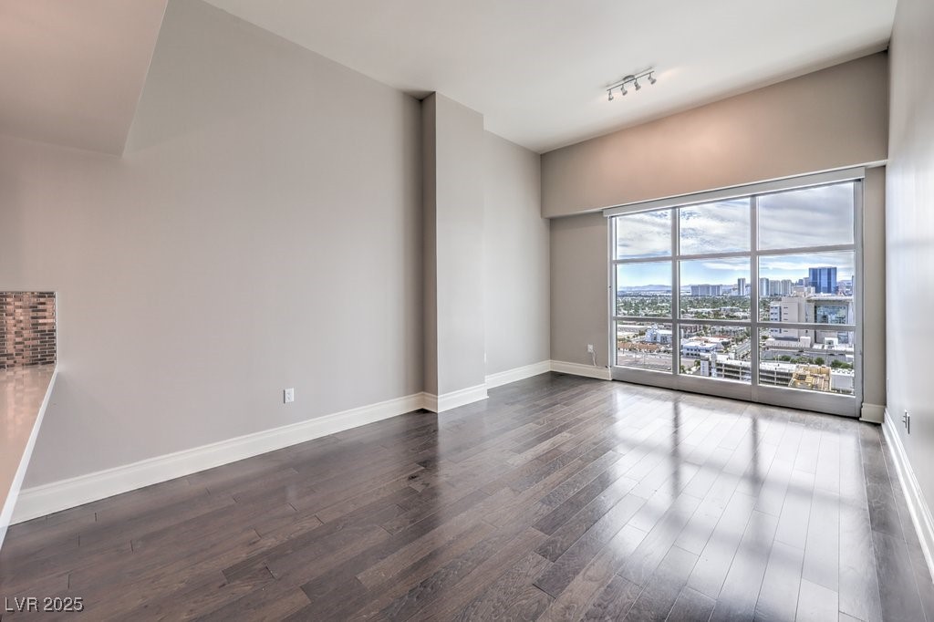150 Las Vegas Boulevard 2307