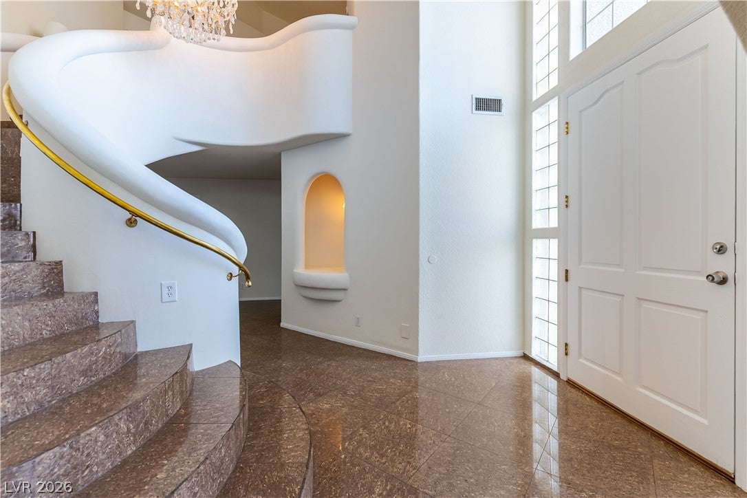 Properties 4 3013 W Oakey Boulevard