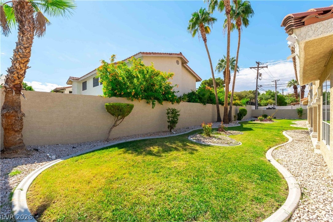 Properties 2 3013 W Oakey Boulevard