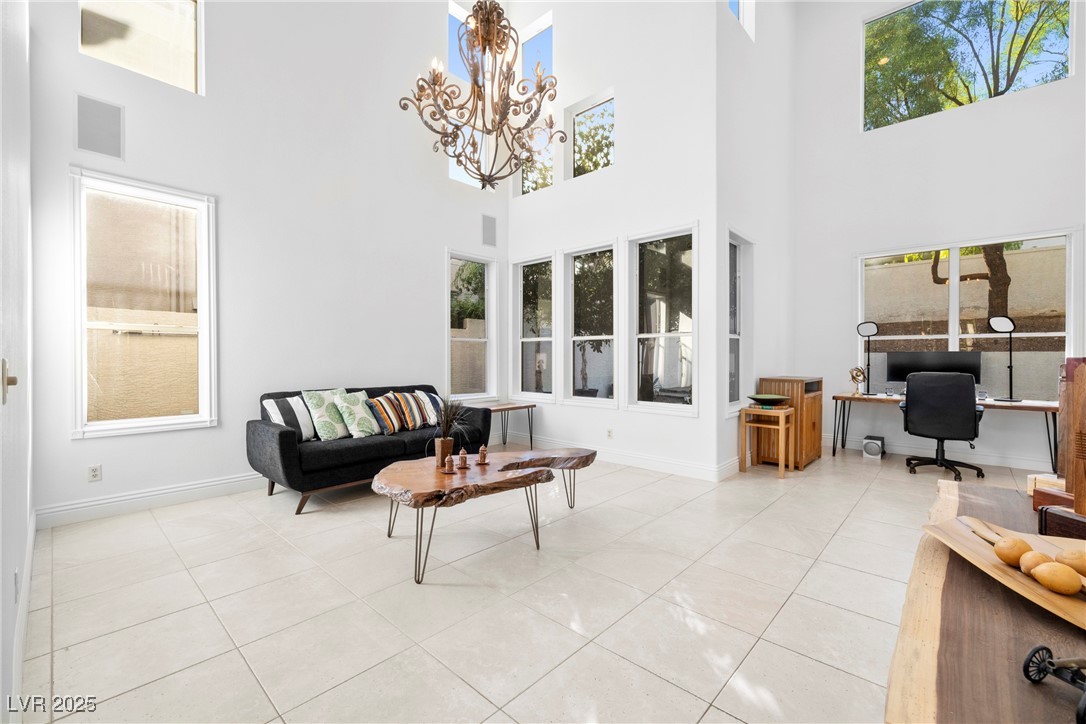 1001 Meadowleah Street