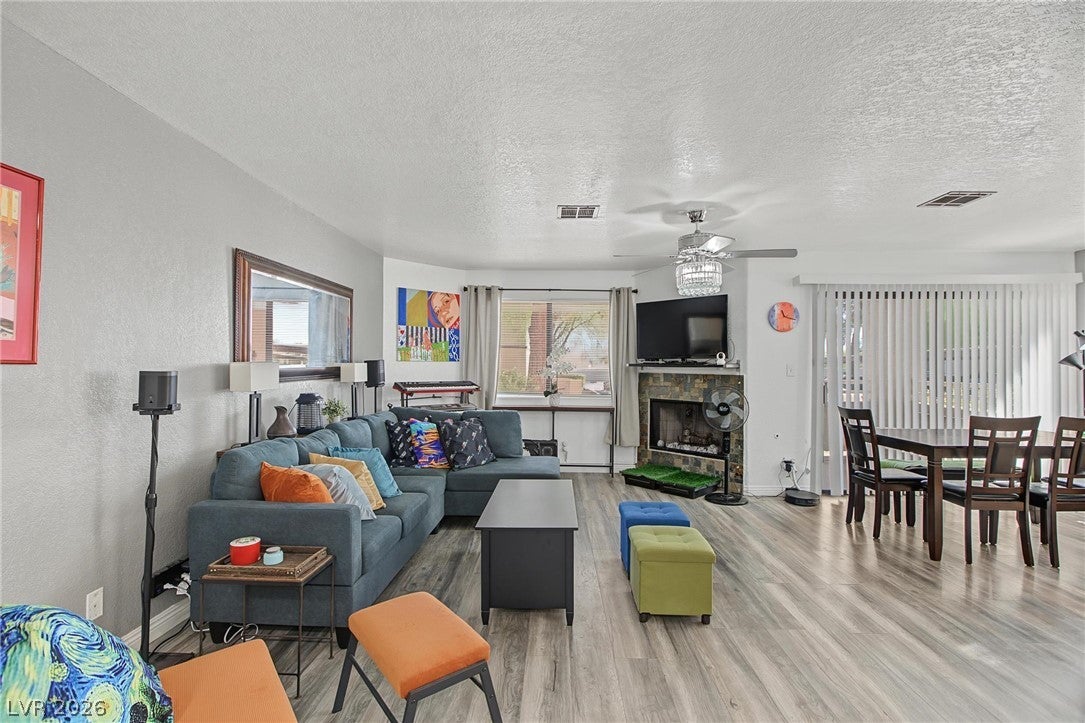 5042 S Rainbow Boulevard 102