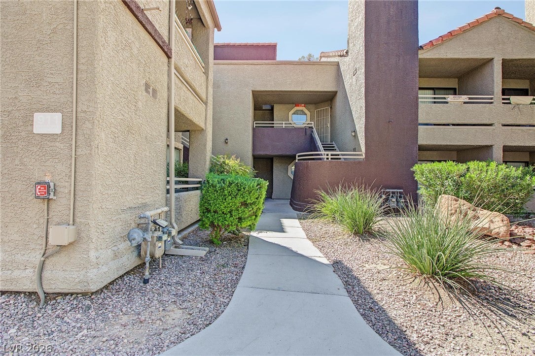 5042 S Rainbow Boulevard 102