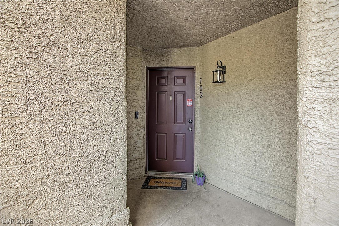 5042 S Rainbow Boulevard 102